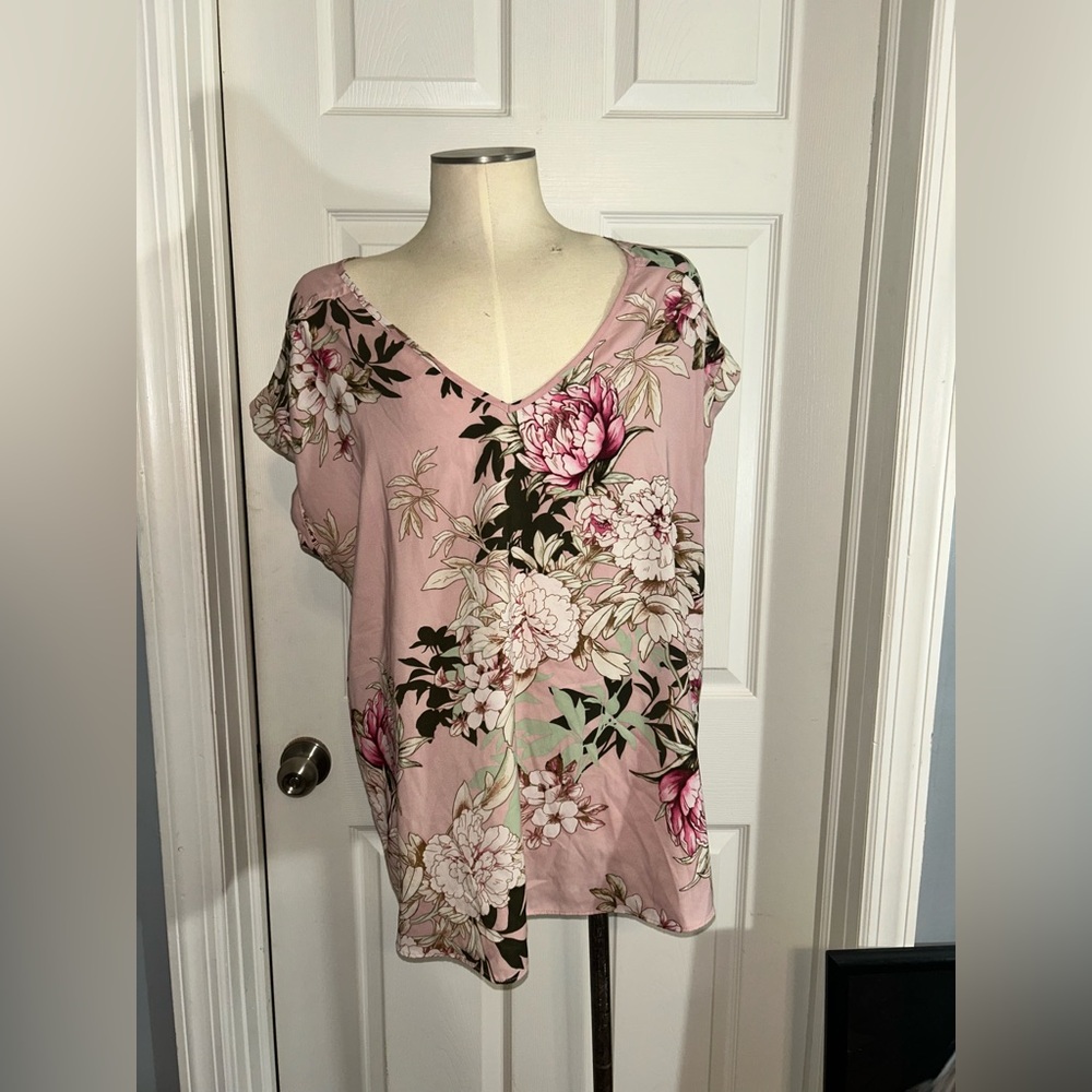 New York & Company Blush Floral Top